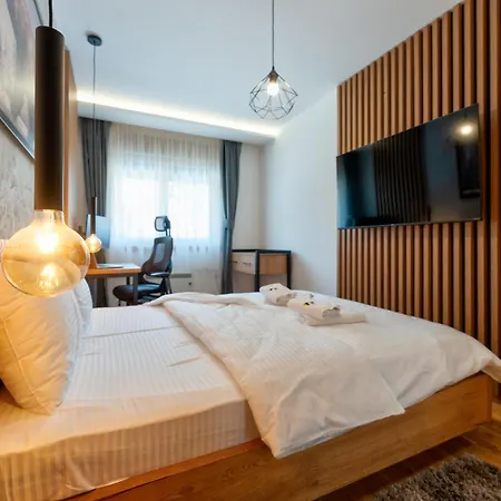 Lazy Bear Moderan Na Planini Apartman