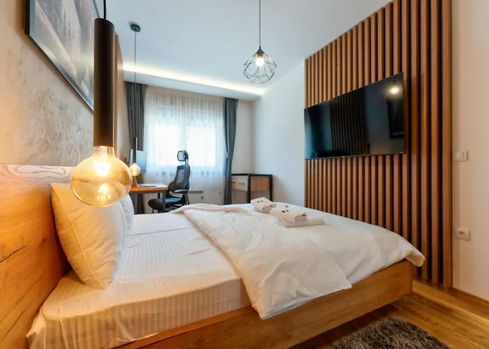 Lazy Bear Moderan Na Planini Appartement